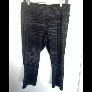 Old Navy Active Capri